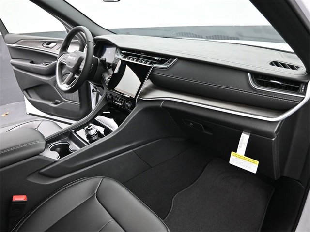 New 2025 Jeep Grand Cherokee L Limited w/ Black Appearance Package image 28