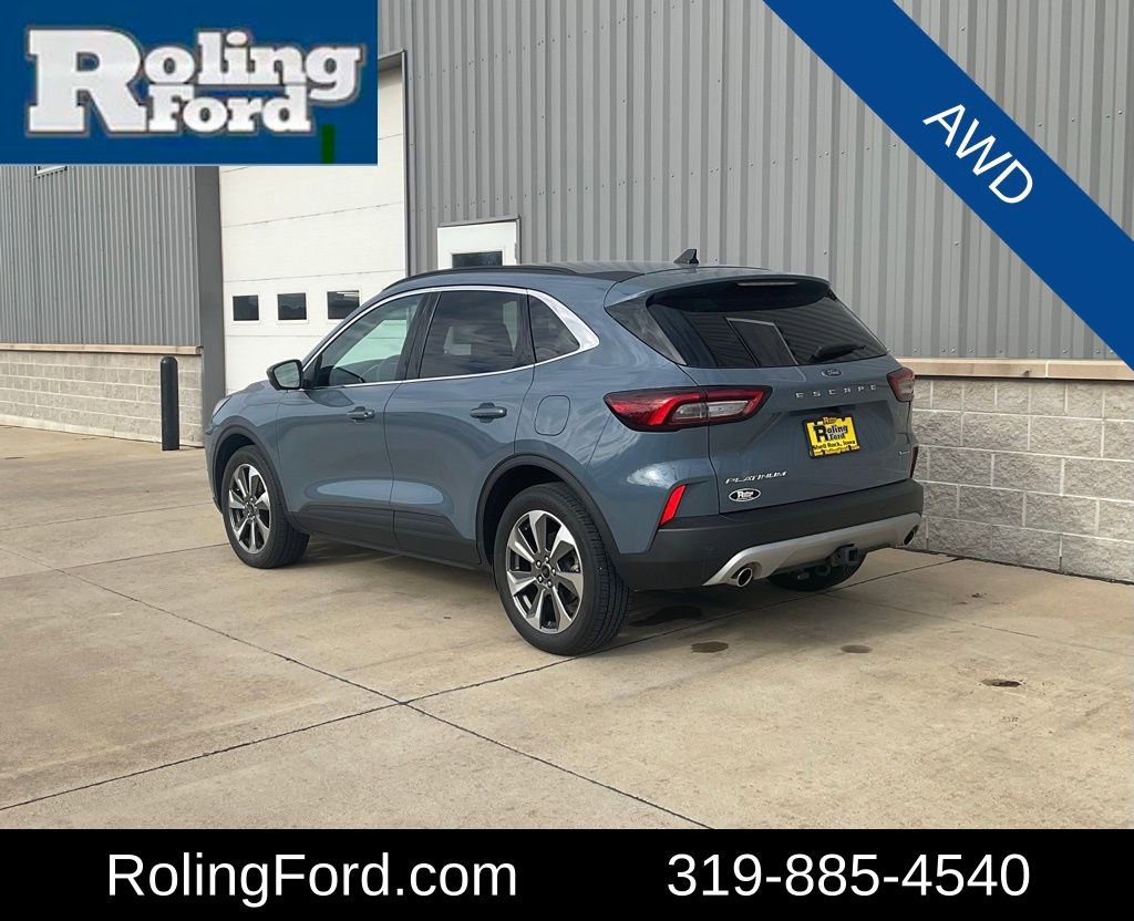 Used 2023 Ford Escape Platinum w/ Class II Trailer Tow Package image 3