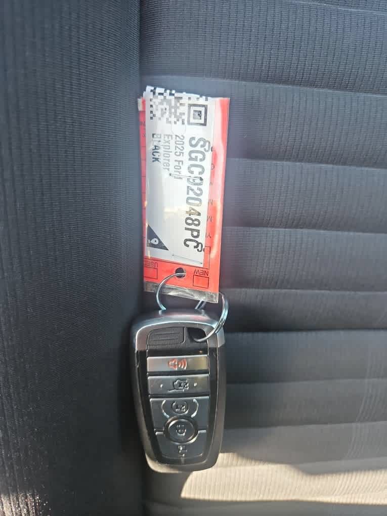 Used 2025 Ford Explorer ST-Line w/ Premium Package RWD image 22