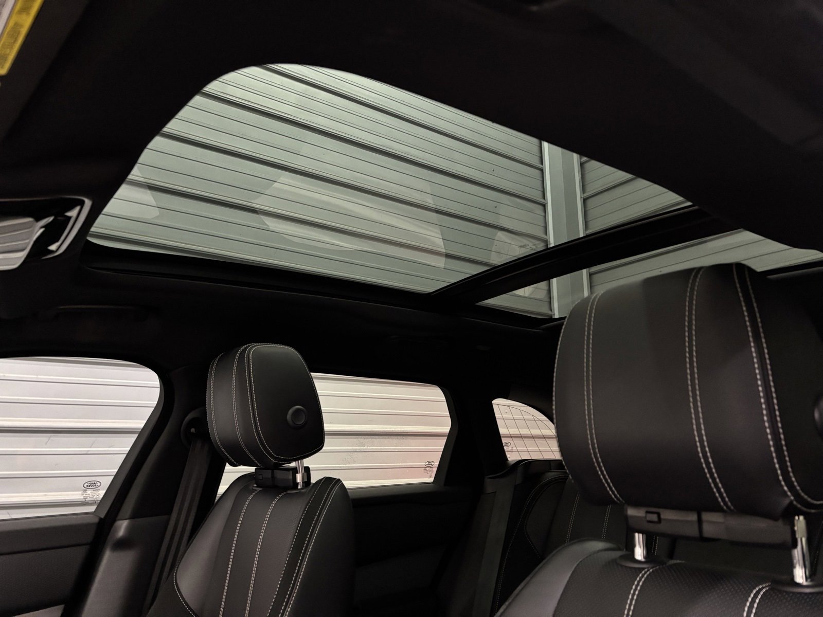 Used 2020 Land Rover Range Rover Velar R-Dynamic S image 23