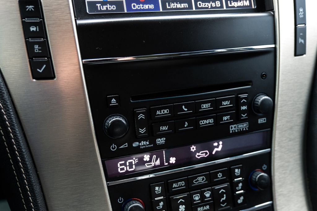 Used 2013 Cadillac Escalade Platinum AWD/4WD image 32