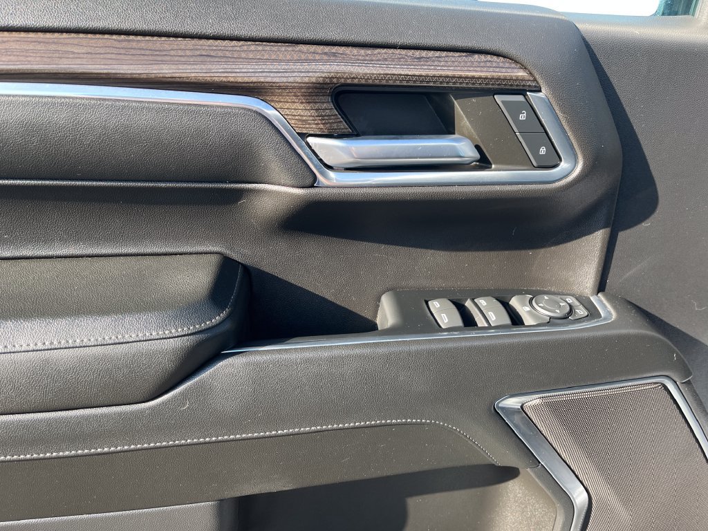 Used 2023 Chevrolet Silverado 1500 LT AWD/4WD image 11