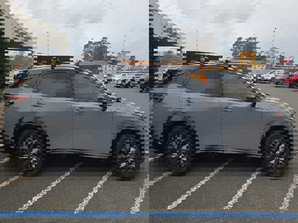 Used 2023 Nissan Ariya image 6