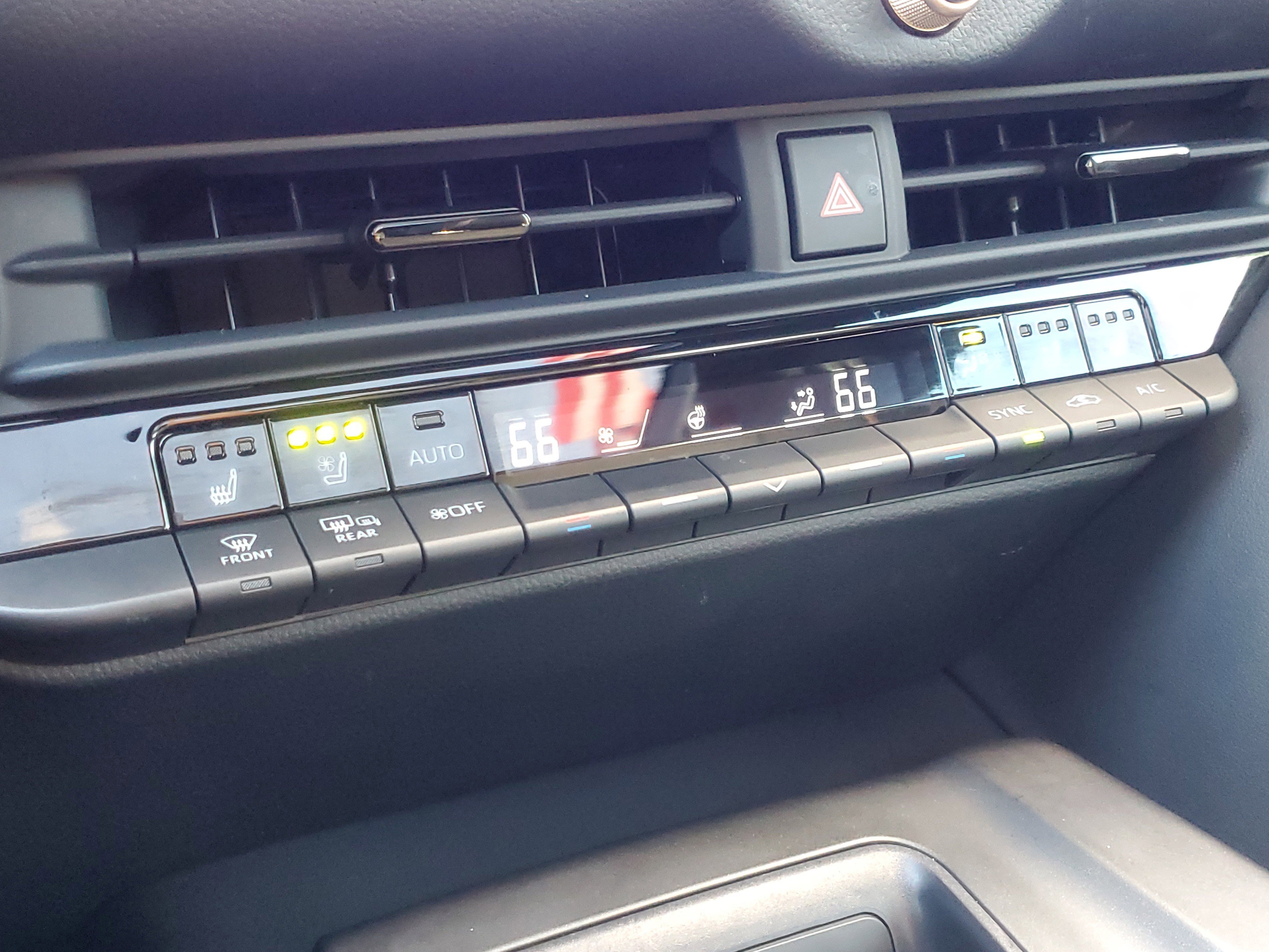 Used 2023 Toyota Crown Limited image 29