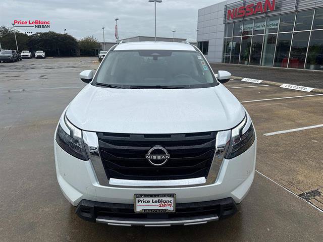Certified 2025 Nissan Pathfinder SL AWD/4WD image 2