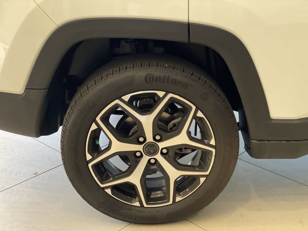 Used 2025 Jeep Compass Limited AWD/4WD image 13