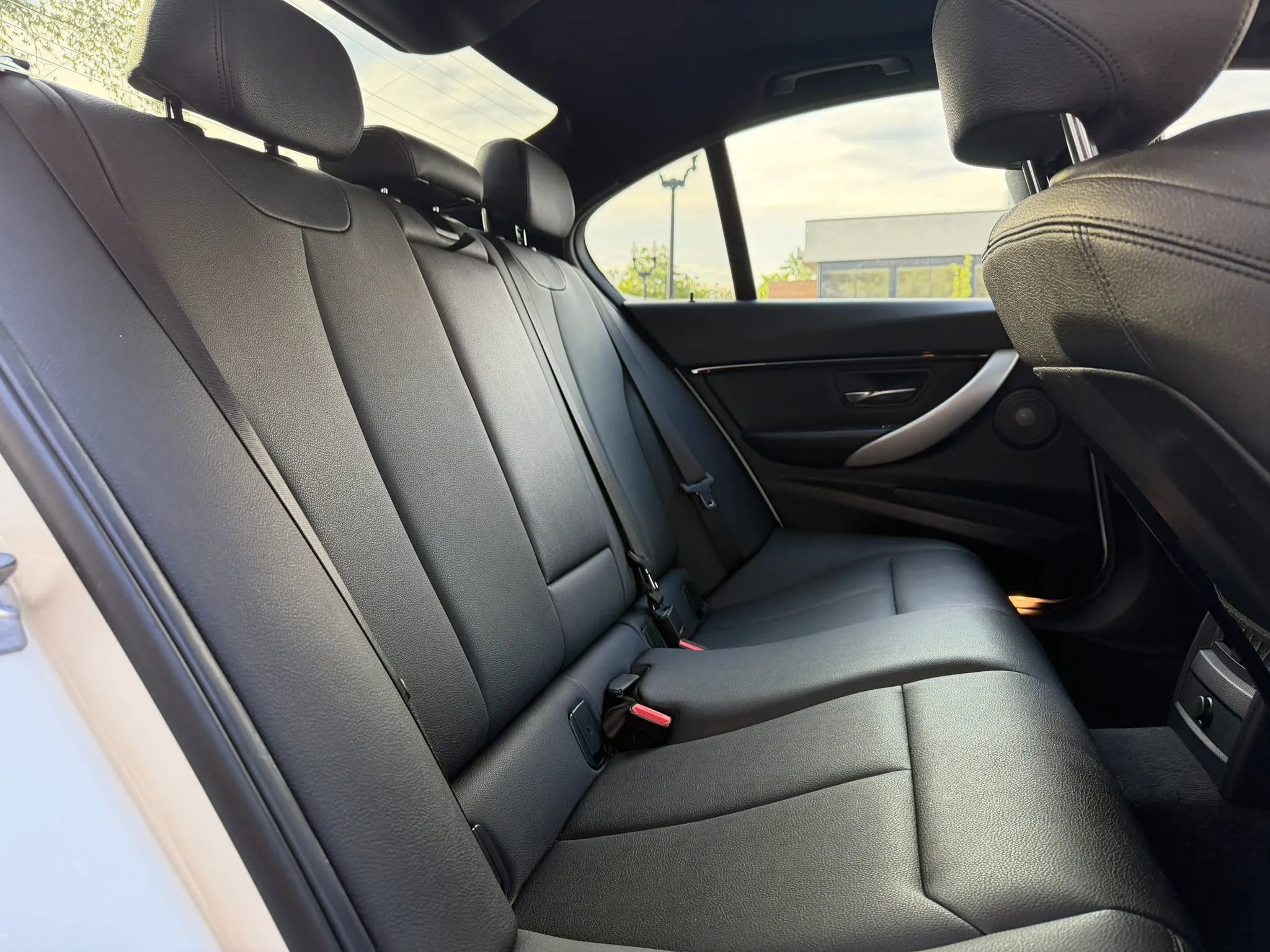 Used 2018 BMW 340i xDrive Sedan w/ Premium Package AWD/4WD image 14