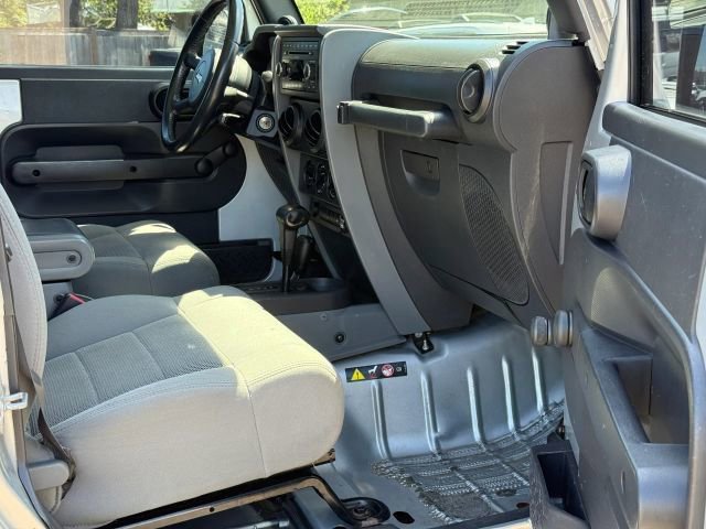 Used 2008 Jeep Wrangler Unlimited Rubicon w/ Dual Top Group AWD/4WD image 30