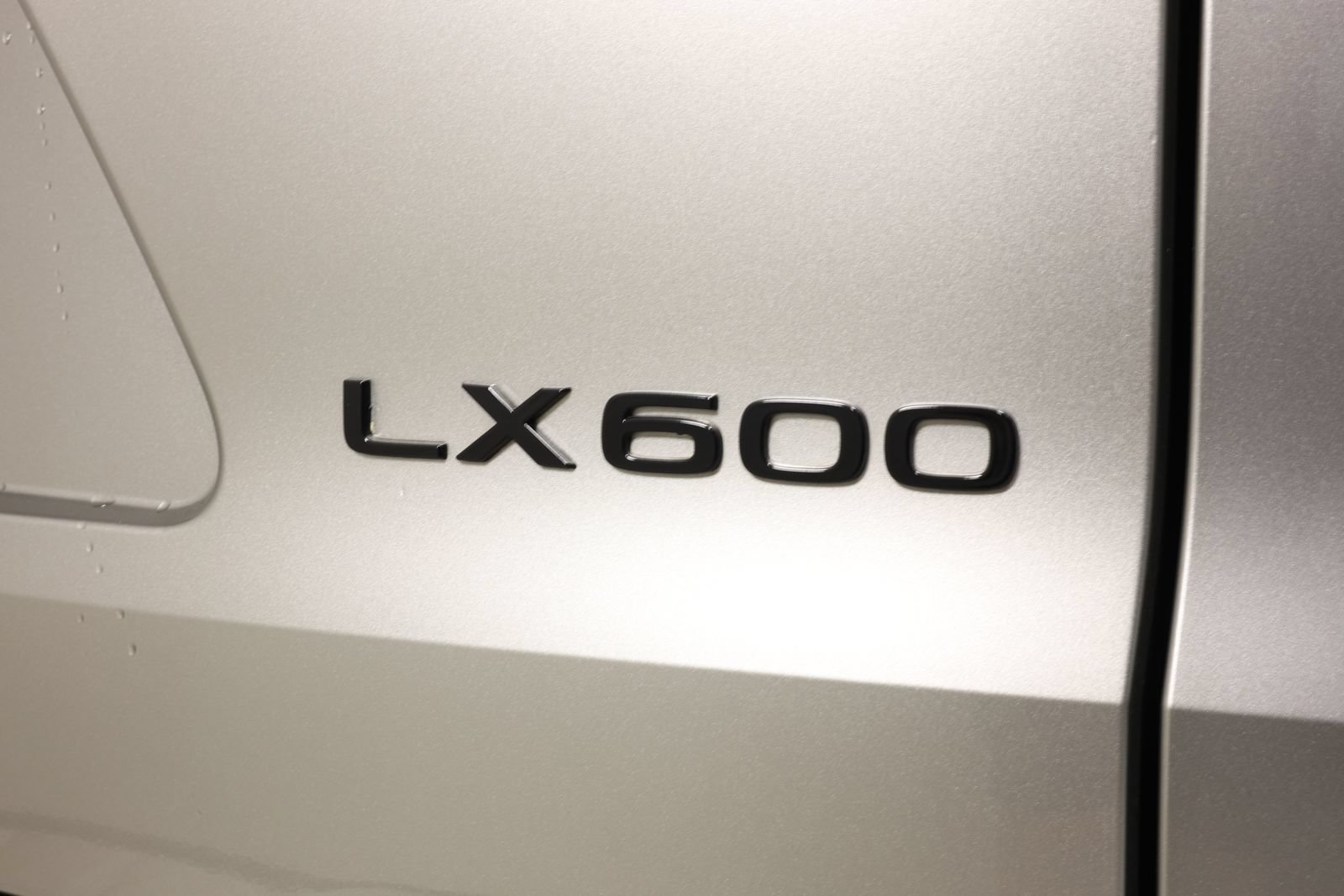 Used 2023 Lexus LX 600 F Sport w/ Accessory Package (Z1) AWD/4WD image 36