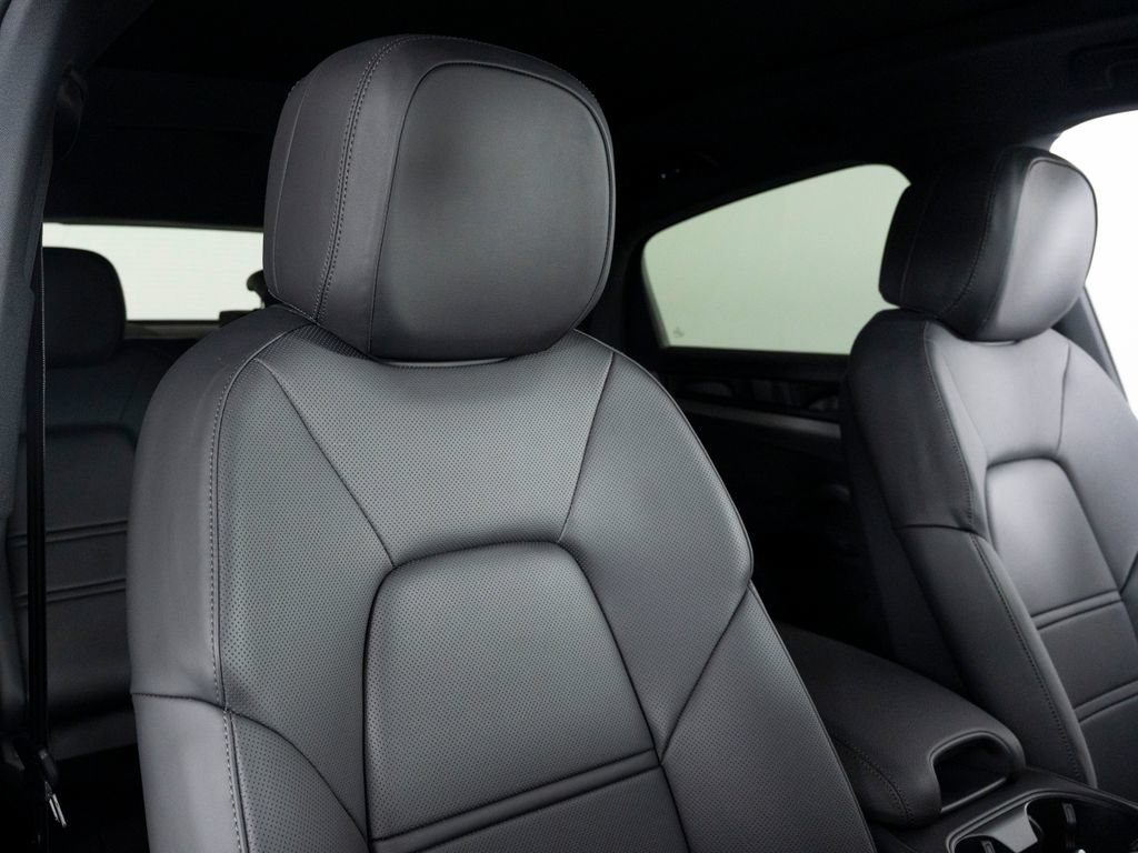 New 2026 Porsche Cayenne Coupe AWD/4WD image 39