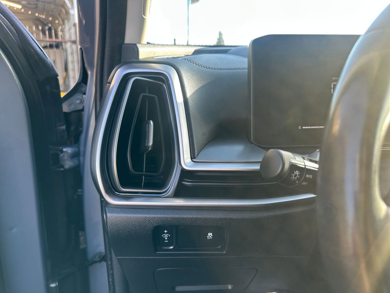 Used 2024 Kia Sorento S image 35