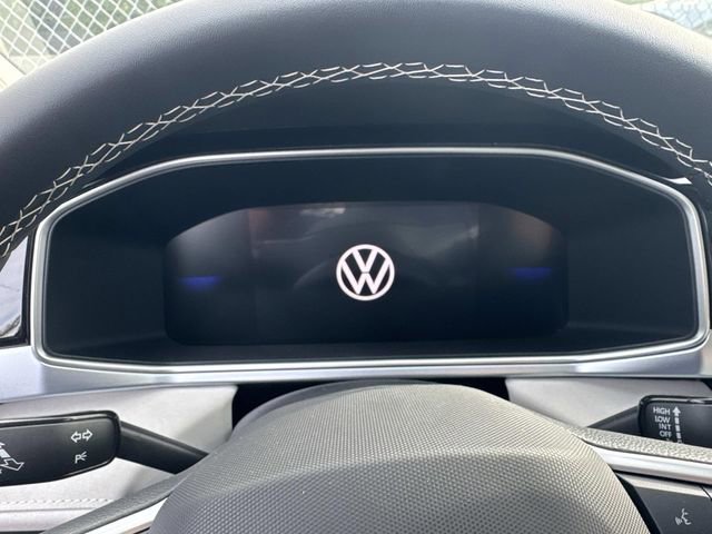 New 2025 Volkswagen Taos SE image 8