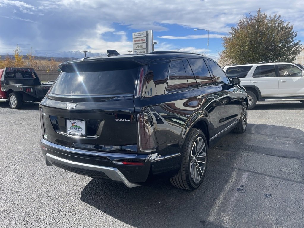 Used 2026 Cadillac Vistiq Sport w/ LPO, Floor Liner Package image 6