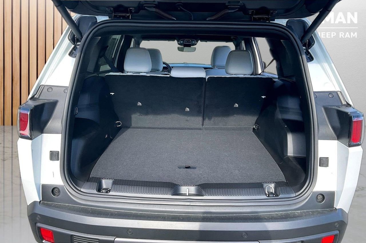 New 2026 Jeep Cherokee Limited image 23