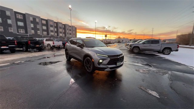 Certified 2025 Chevrolet Blazer LT w/ Midnight/Sport Edition image 2