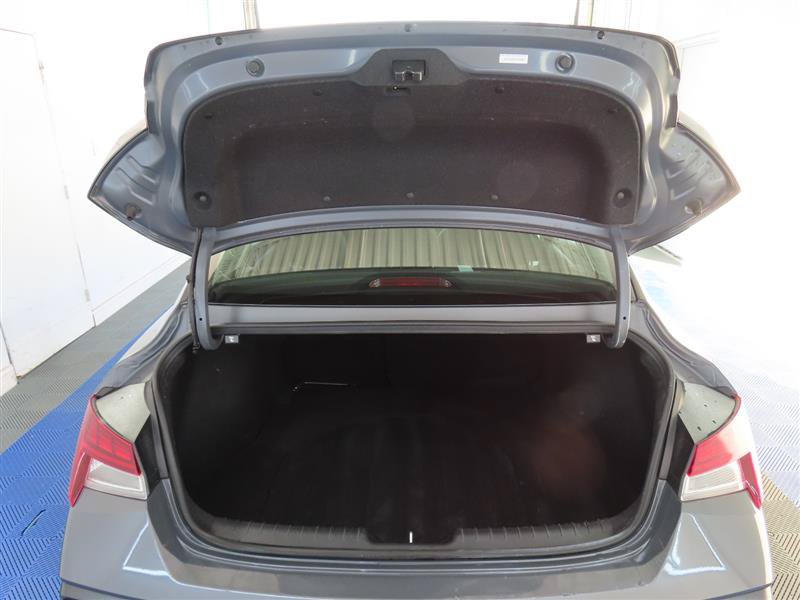 Used 2025 Hyundai Elantra SEL FWD image 11