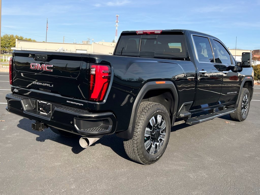 Used 2025 GMC Sierra 2500 Denali image 9