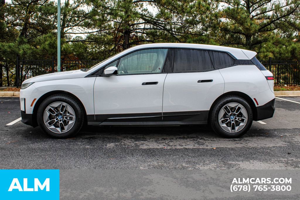 Used 2023 BMW iX xDrive50 image 7