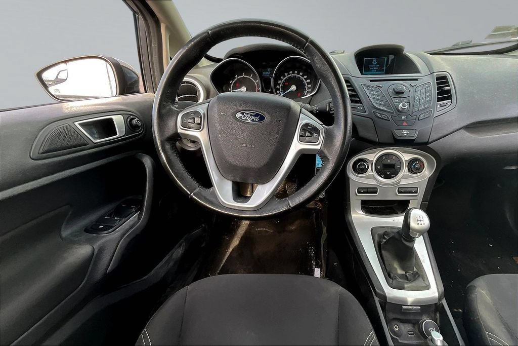 Used 2015 Ford Fiesta SE w/ Comfort Package FWD image 8