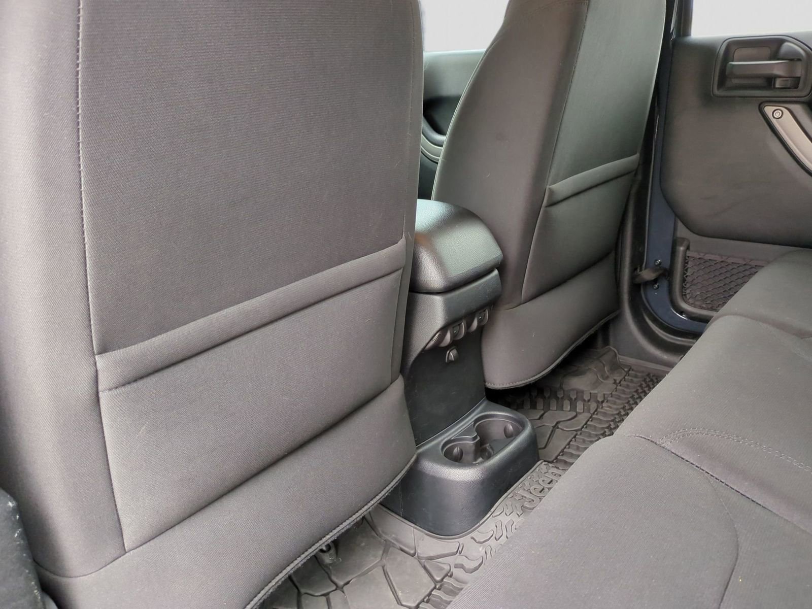 Used 2017 Jeep Wrangler Unlimited Willys image 23