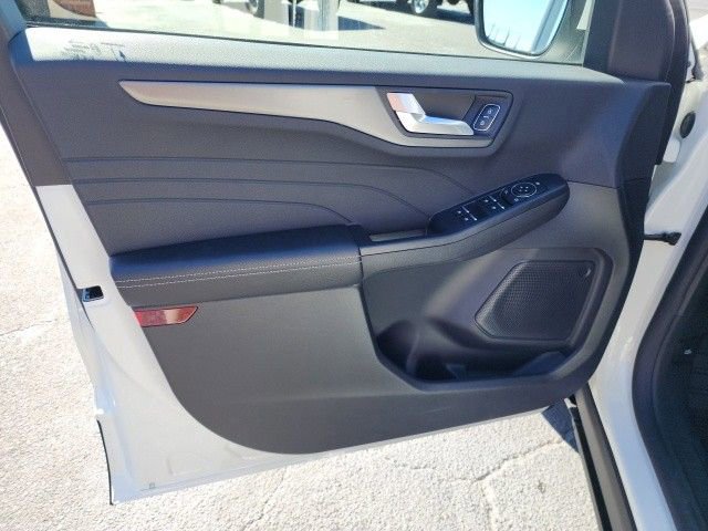 New 2025 Ford Escape SE image 11