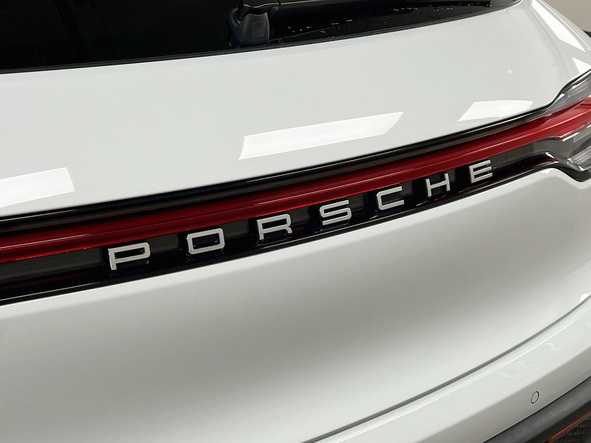 Certified 2023 Porsche Macan S AWD/4WD image 34