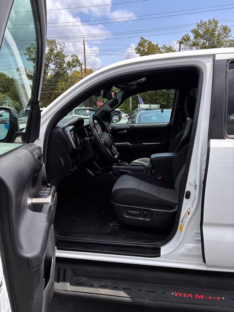 Used 2023 Toyota Tacoma TRD Off-Road w/ Black Out Package (TMS) AWD/4WD image 28