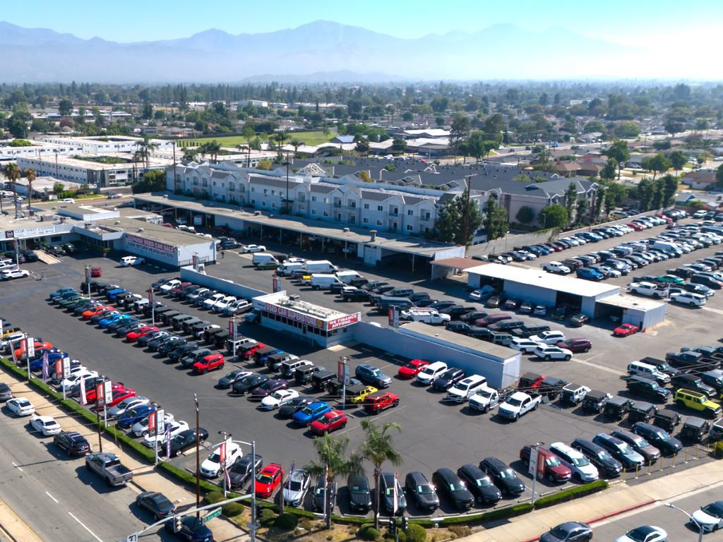 Used 2025 Cadillac Escalade V image 36