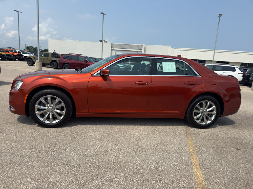 Used 2021 Chrysler 300 Touring L AWD/4WD image 6