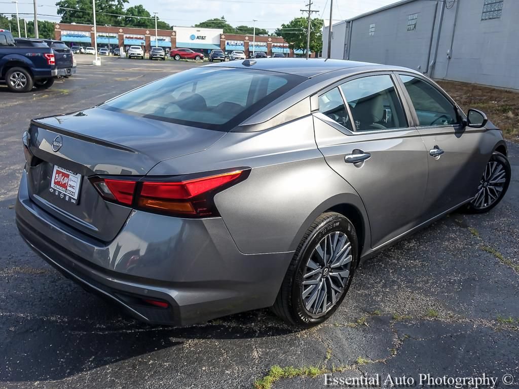 Used 2025 Nissan Altima 2.5 SV FWD image 9