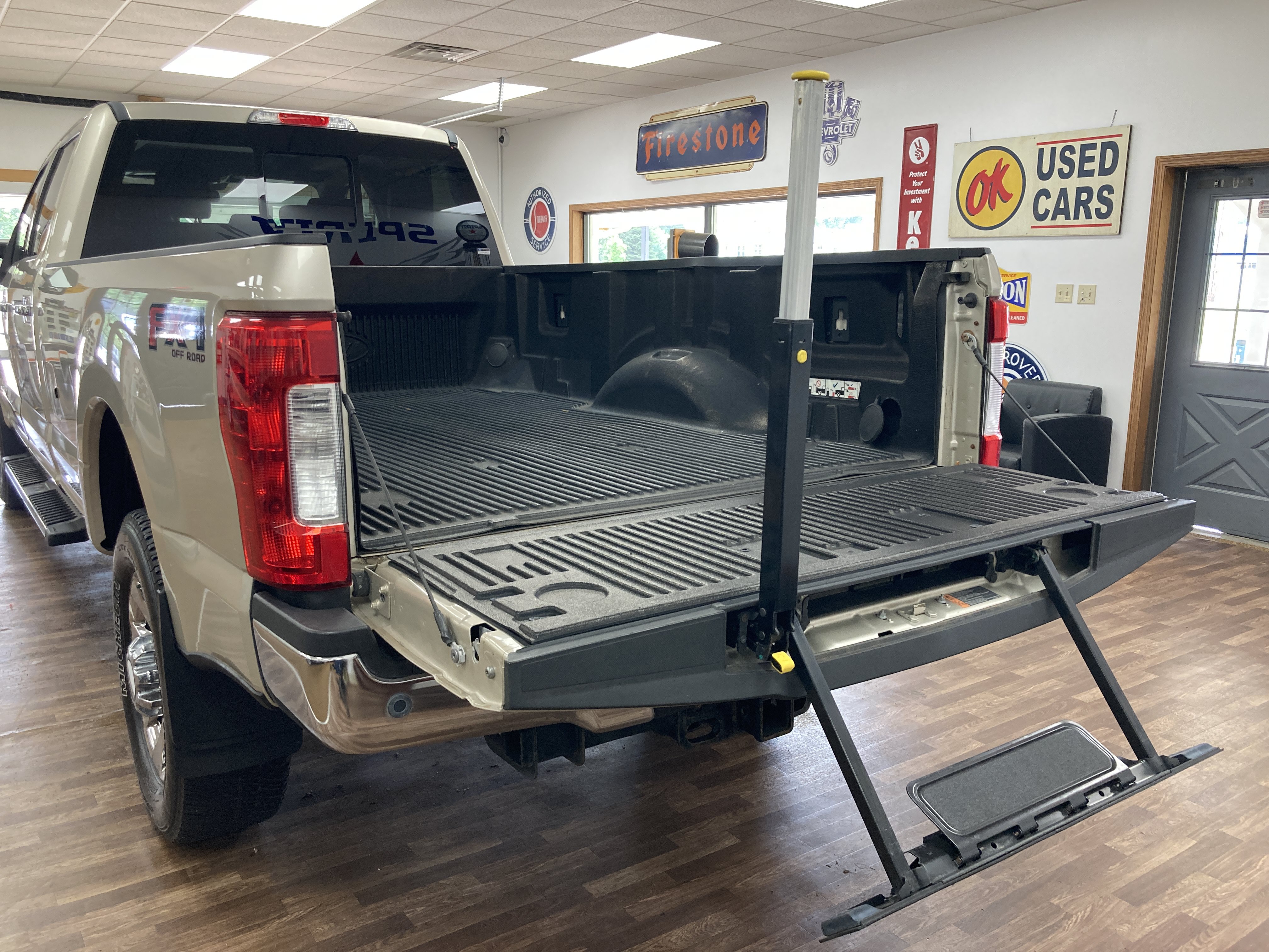 Used 2017 Ford F350 Lariat w/ Lariat Ultimate Package AWD/4WD image 17