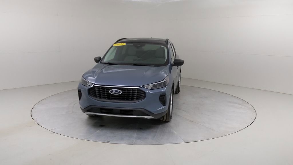 Certified 2023 Ford Escape Active image 9
