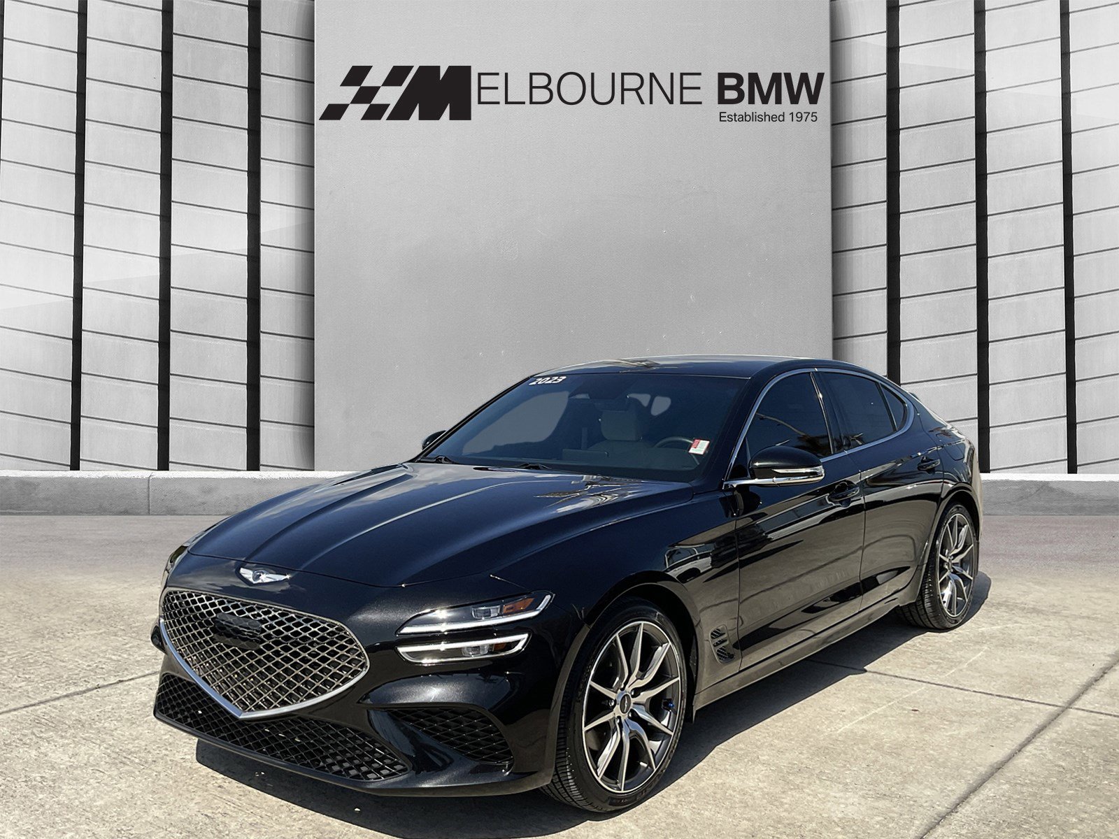 Used 2023 Genesis G70 2.0T image 3