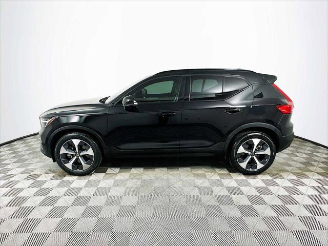 Used 2023 Volvo XC40 B5 Plus w/ Driver Assist Package AWD/4WD image 4