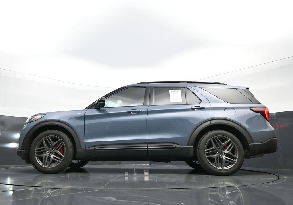 Used 2025 Ford Explorer ST-Line w/ Premium Package RWD image 32