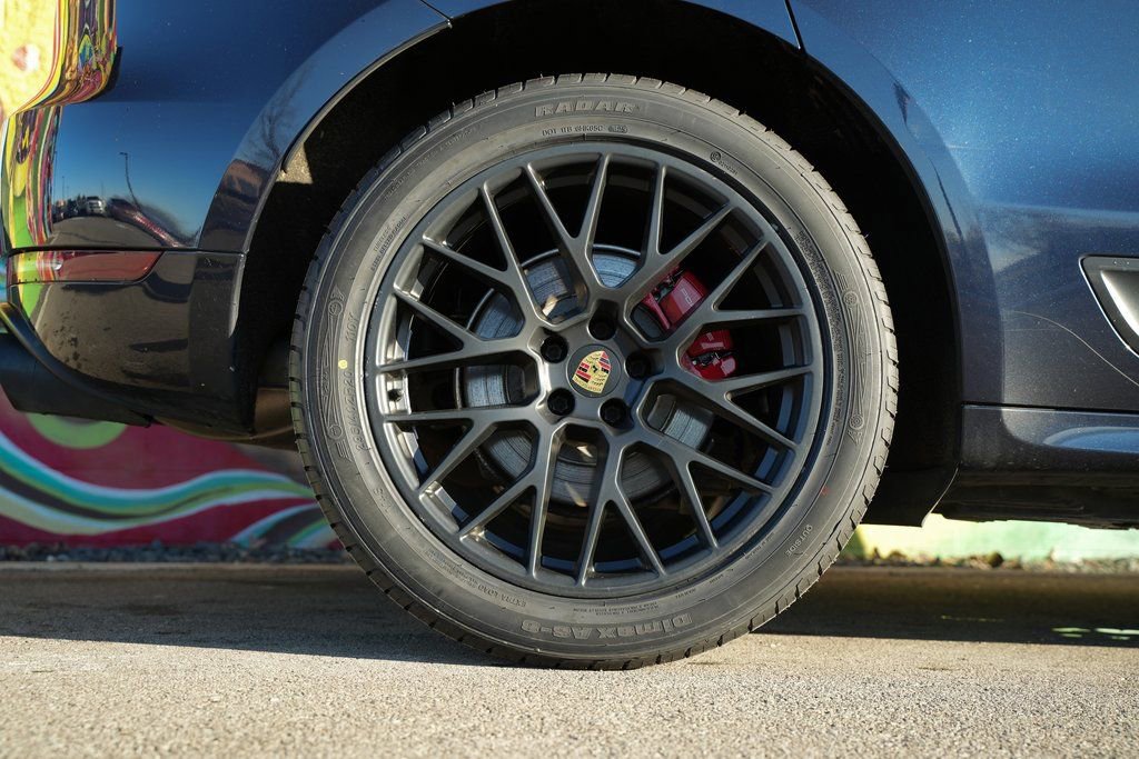 Used 2018 Porsche Macan GTS image 5