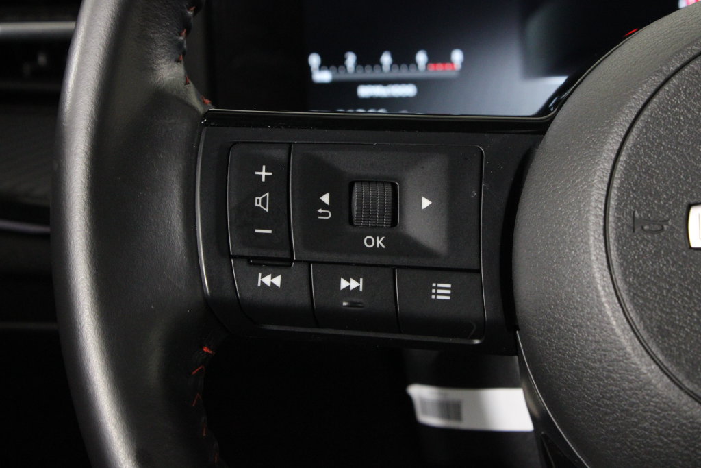 Certified 2025 Nissan Kicks SR FWD image 26