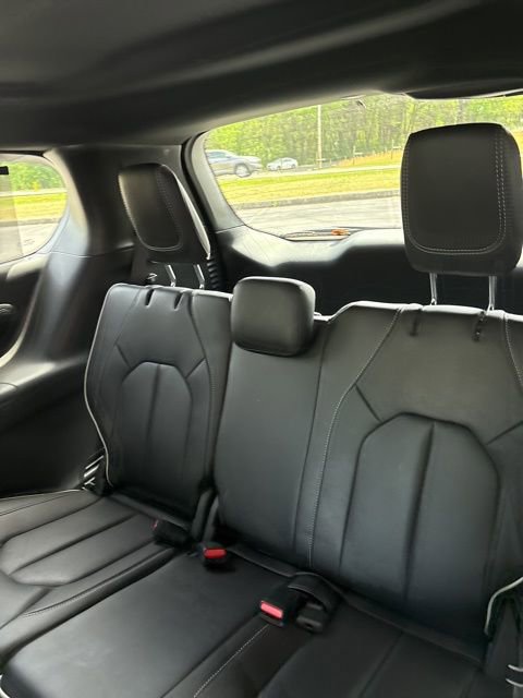 Used 2024 Chrysler Pacifica Limited w/ S Appearance Package image 21