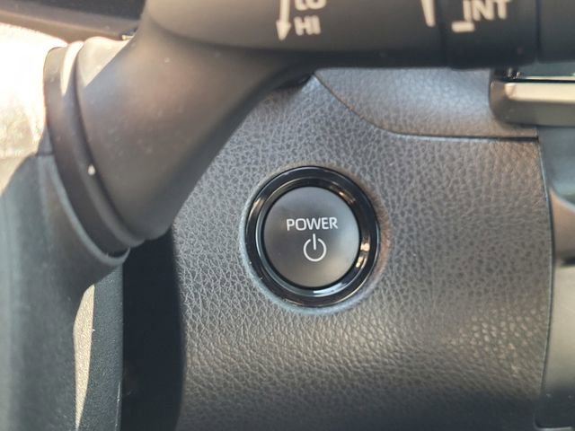 Used 2025 Toyota Camry SE image 17