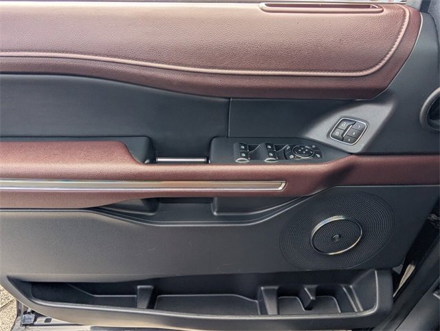 Used 2024 Ford Expedition Limited image 35