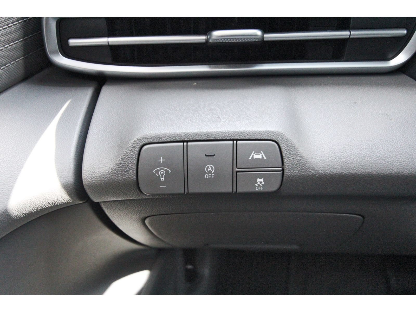 Used 2023 Hyundai Elantra SE FWD image 18