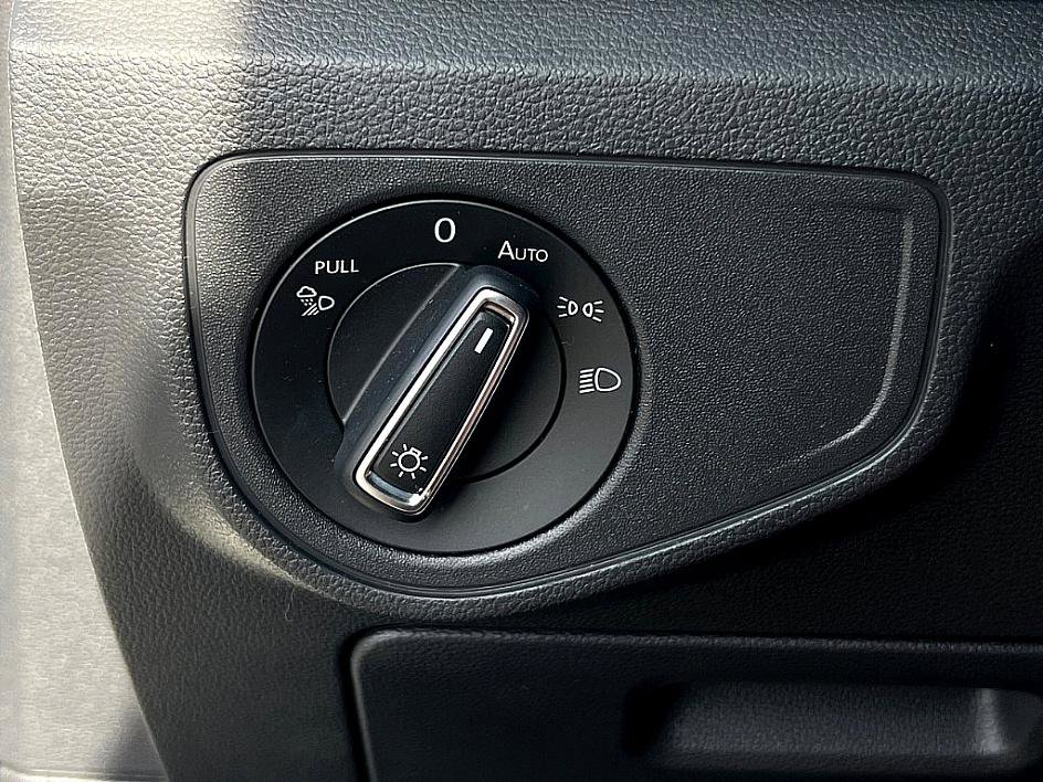 Used 2023 Volkswagen Atlas Cross Sport SE image 20