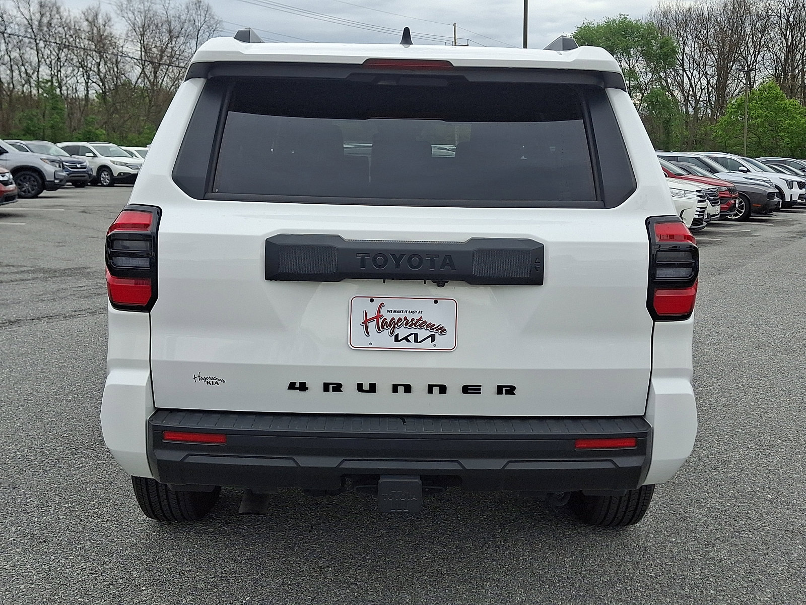 Used 2025 Toyota 4Runner SR5 AWD/4WD image 5