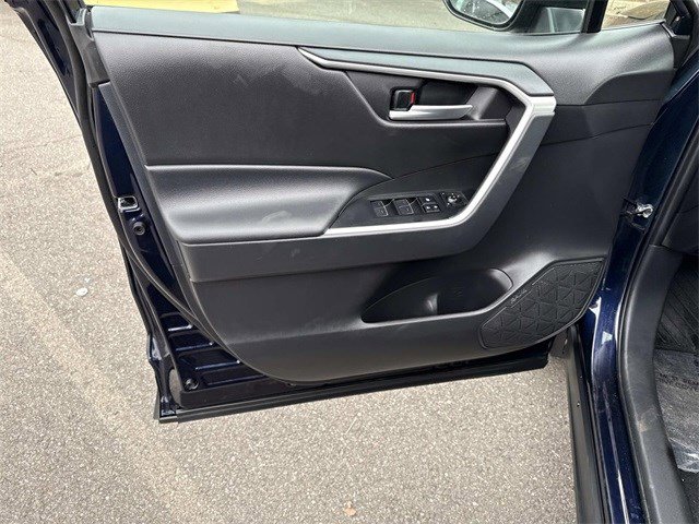 Used 2025 Toyota RAV4 XLE image 13