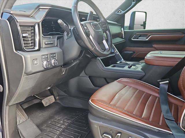 Used 2024 GMC Sierra 3500 Denali Ultimate image 9