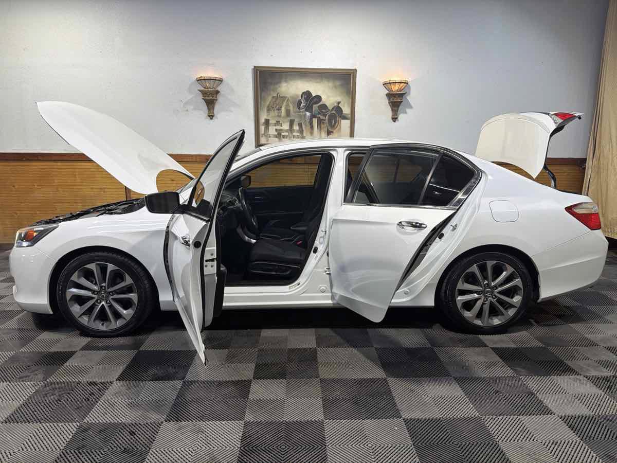 Used 2015 Honda Accord Sport image 12