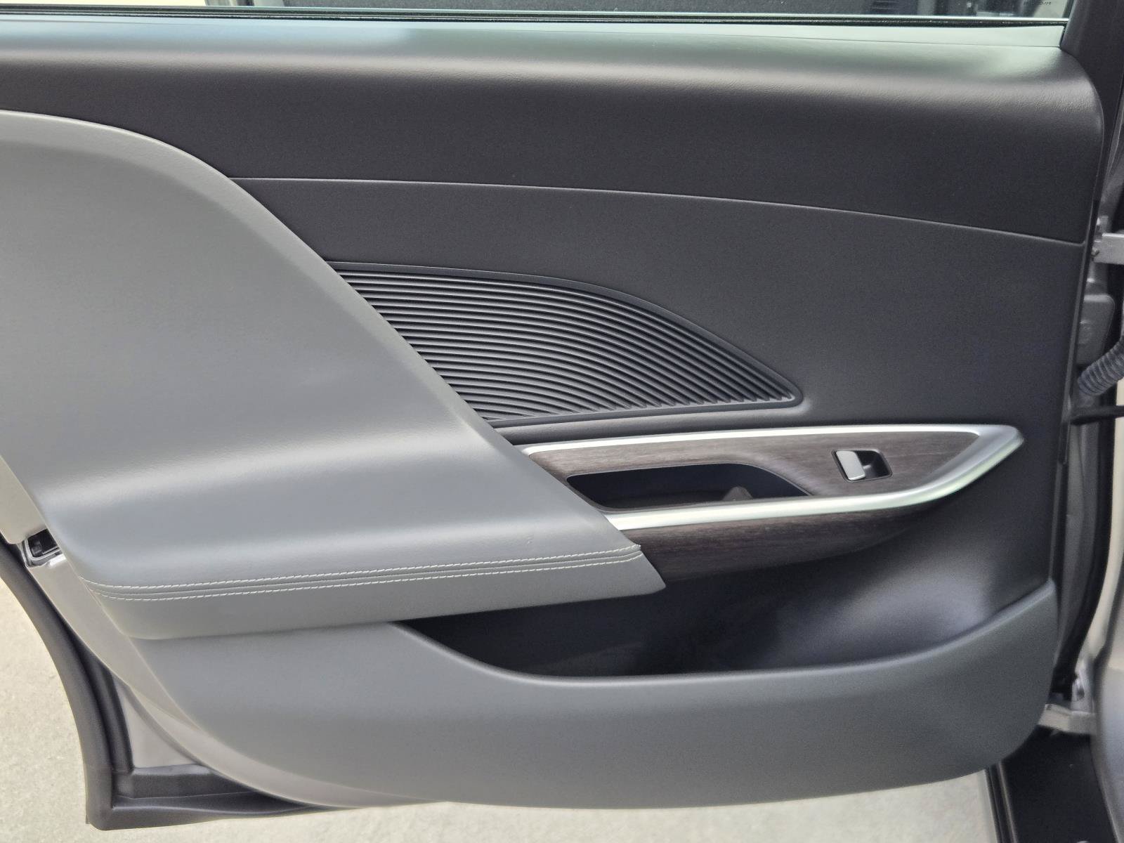 Used 2025 Lucid Air Pure RWD image 22