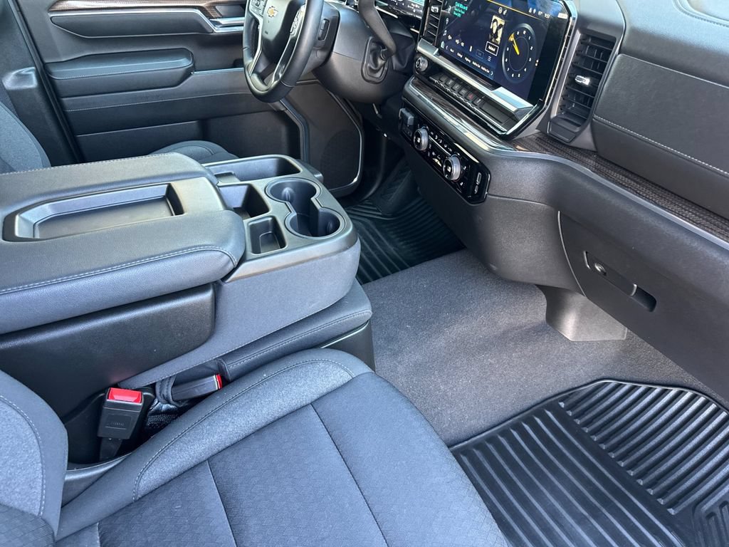 Used 2024 Chevrolet Silverado 2500 LT RWD image 16