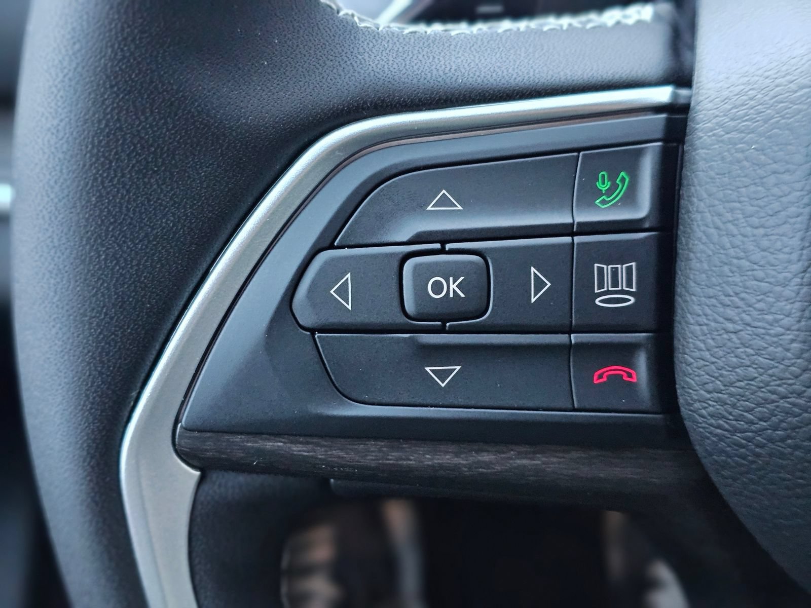 New 2026 Jeep Grand Cherokee Altitude RWD image 15