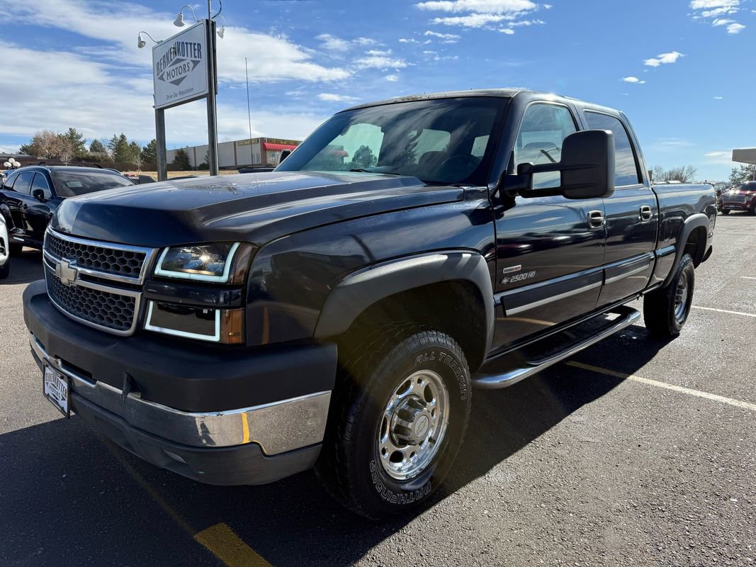 Used 2005 Chevrolet Silverado 2500 LS w/ Heavy-Duty Power Package image 7